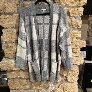 American Eagle• Grey and Cream Cardigan